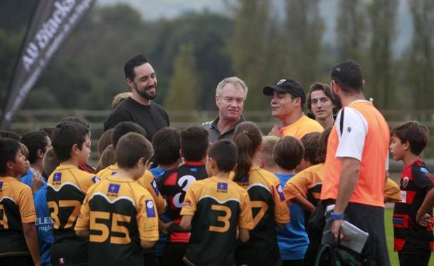 Imagen. Los jugadores de rugby asturiano, a las órdenes de los All Blacks.