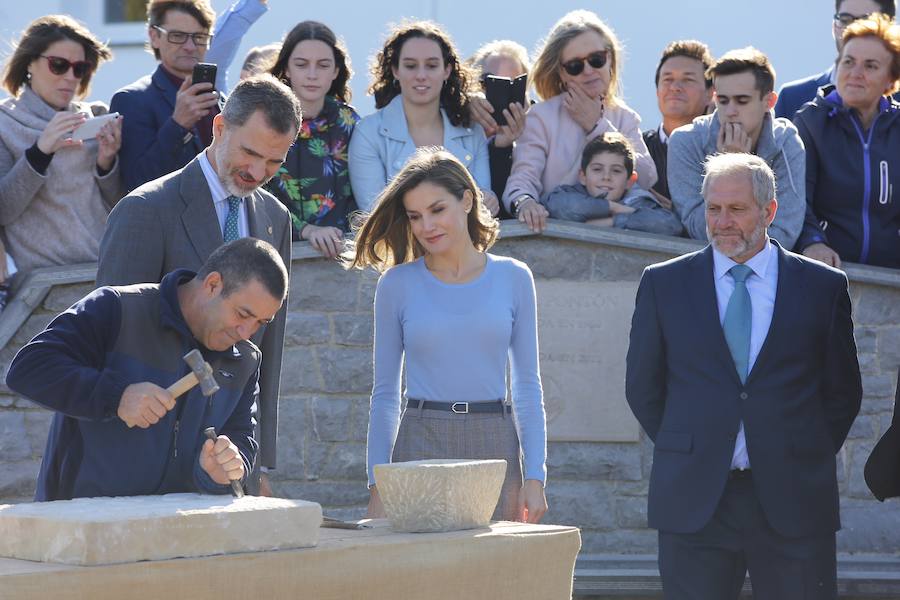 Los Reyes entregan a Poreñu el premio al Pueblo Ejemplar de Asturias 2017
