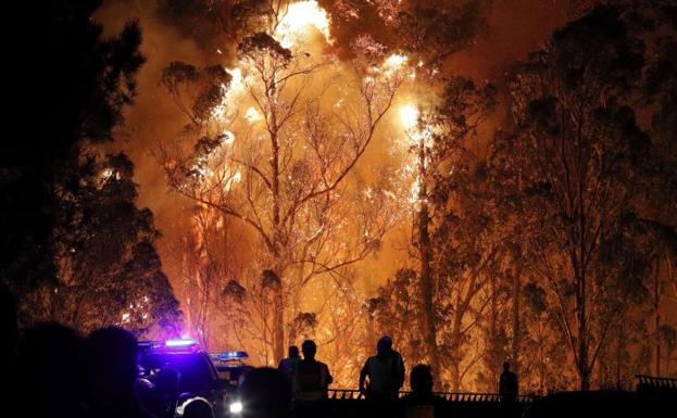 Imagen de uno de los incendios de este mes en Pontevedra. 