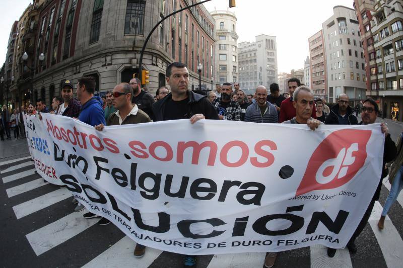 Los trabajadores de Duro se manifiestan en Gijón