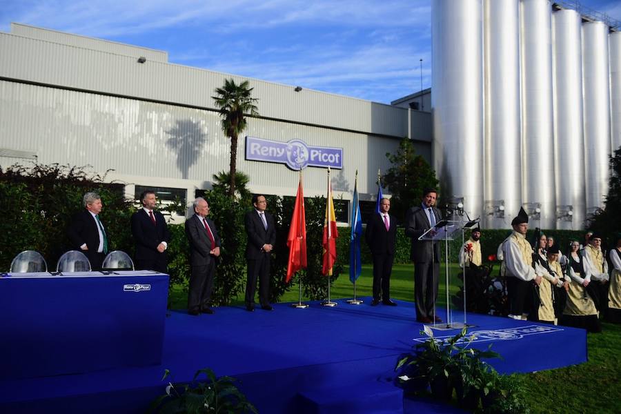 Industrias Lácteas Asturianas ha suscrito un acuerdo con la importadora Europasia y la distribuidora Zhongrui para la venta de leche en polvo para niños en el mercado chino tras la homologación de sus productos por el Gobierno del país asiático. 