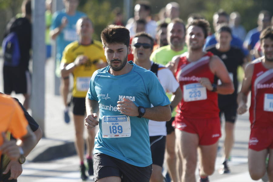 El luarqués estableció un nuevo récord de la prueba, en la que Verónica Pérez logró el triunfo en categoría femenina en su vuelta a la competición