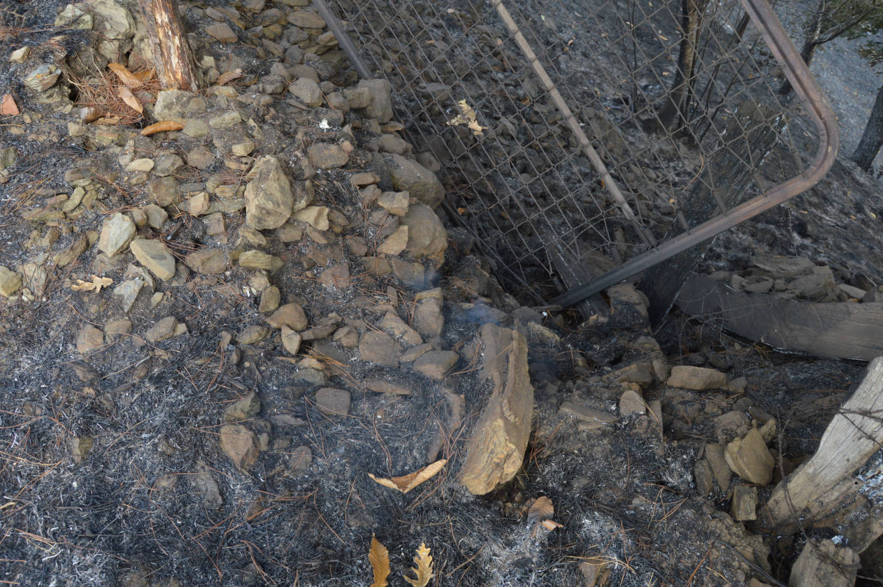 Controlado el incendio declarado esta madrugada cerca de Arayón y Amago