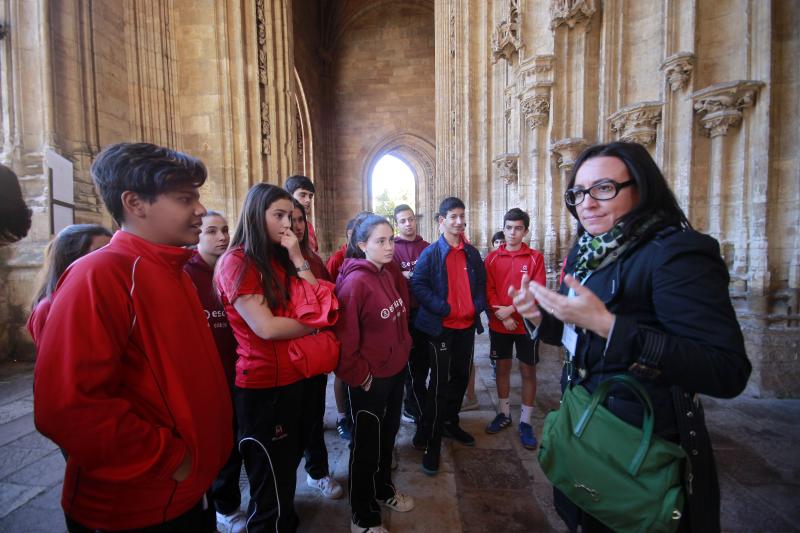 La iniciativa promueve sumergirse a través de visitas guiadas en las anécdotas históricas de Oviedo para descubrir el origen de sus episodios más emblemáticos 