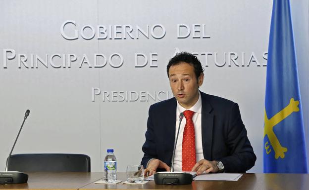 «En política no se puede hacer el ridículo», dice el Gobierno asturiano sobre Puigdemont