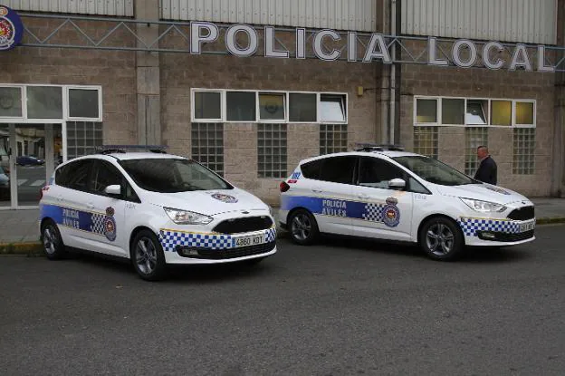 La Policía Local estrena nuevos vehículos, entre ellos un furgón para atestados. 