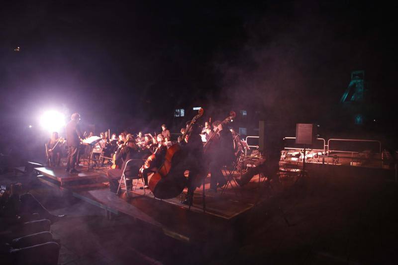 Multitudinario homenaje en el pozo Sotón a los mineros fallecidos