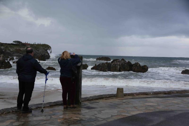 Las primeras nieves llegan a Asturias