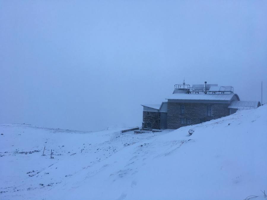 Las primeras nieves llegan a Asturias