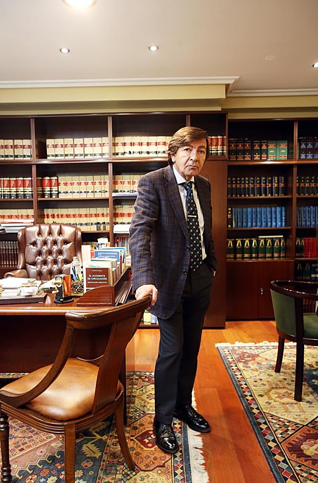 Moreno, en su despacho profesional. 