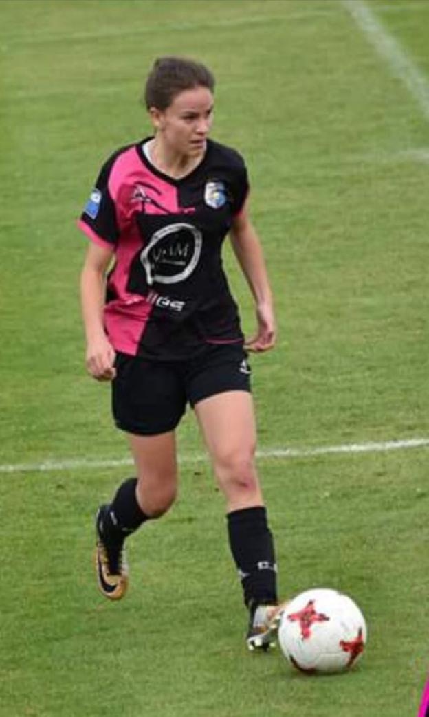 Marina Monteserín, en un partido con el Femiastur. 