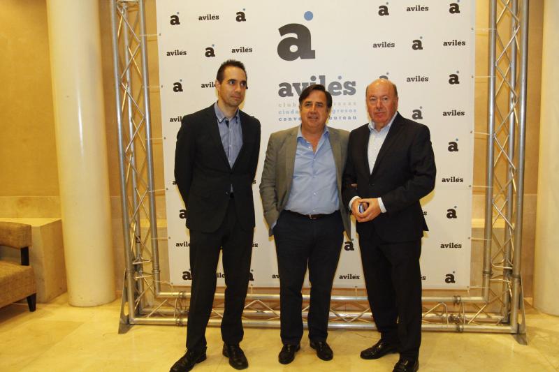 El Club de Empresas de Avilés entrega sus premios anuales, que en esta ocasión han recaído en la Atlética Avilesina, el psiquiatra Juan José Jambrina y el Centro Niemeyer y Mestizo Producciones por la organización de la Holi Party.