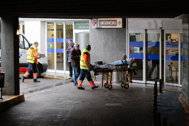 Actual entrada a Urgencias en Cabueñes. 