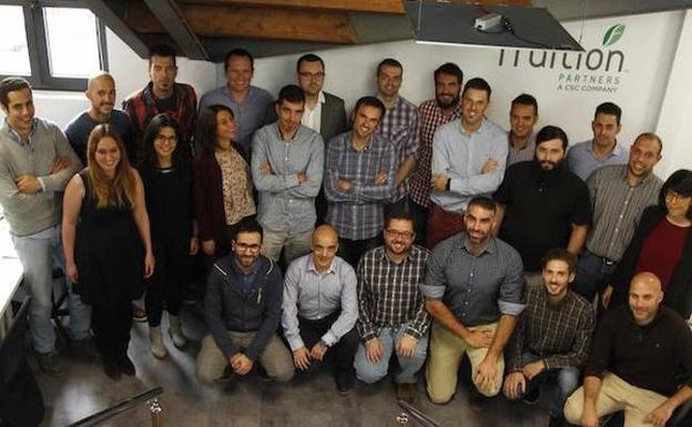 Parte del equipo de Fruition Partners en Avilés. 