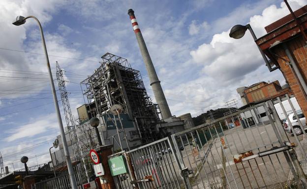 Instalaciones de la térmica de Lada. 