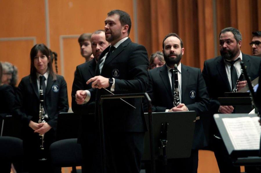 En el intermedio del concierto se rindió homenaje a Francisco Vigil, primer director de la agrupación
