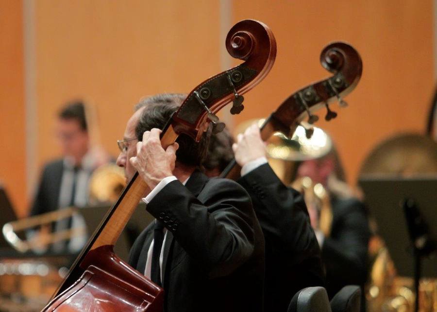 En el intermedio del concierto se rindió homenaje a Francisco Vigil, primer director de la agrupación