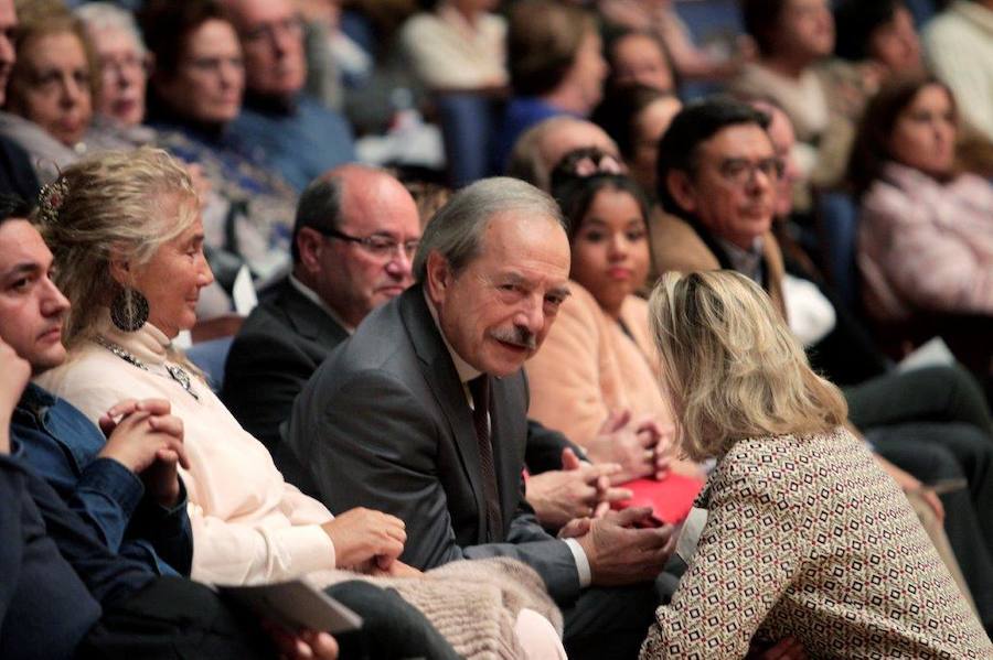 En el intermedio del concierto se rindió homenaje a Francisco Vigil, primer director de la agrupación