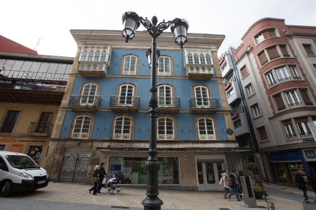 Fachada principal del Palacio de Maqua, que será rehabilitado el próximo año en su interior. 