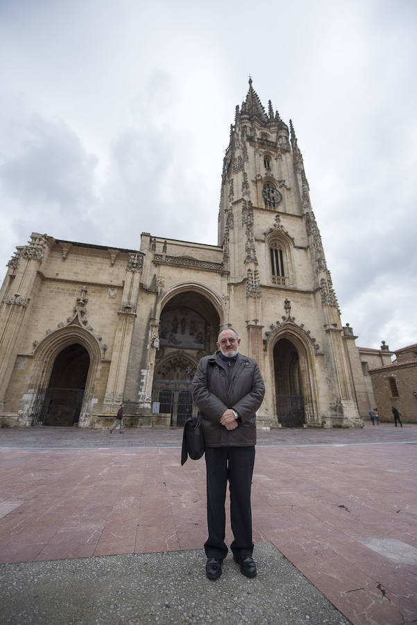 El canónigo de la Catedral ovetense José María Hevia. 