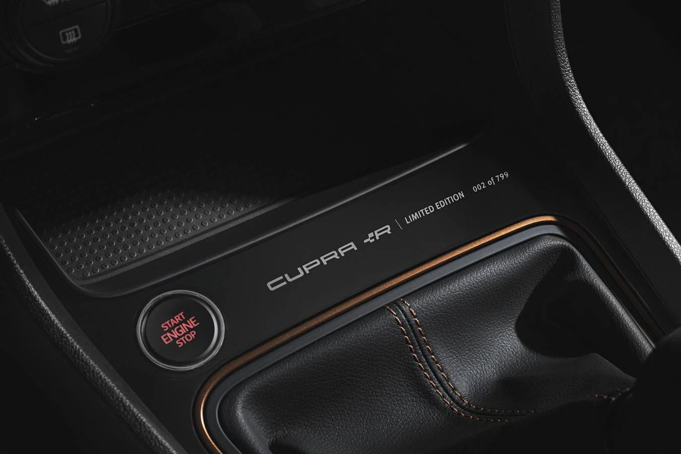 A primeros de año llega la nueva serie especial del Cupra, que con 310 caballos para la versión con cambio manual supone el modelo más potente de la marca. A nuestro mercado solo se venderán 40 unidades.