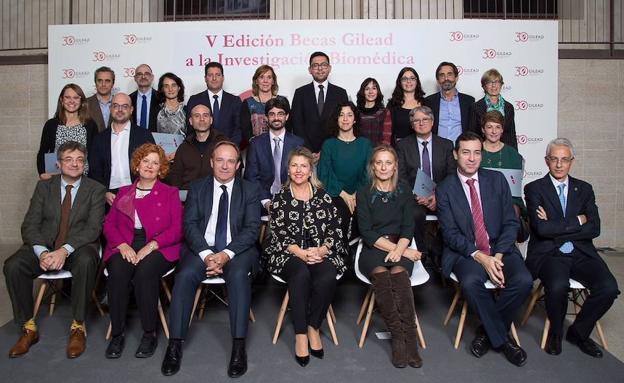 Foto de grupo de los premiados. 