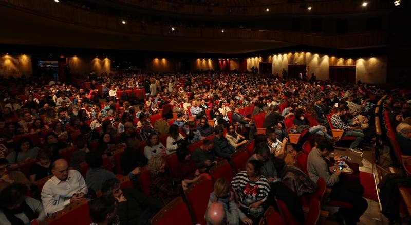 Gijón abarrota La Laboral en el estreno de &#039;Bajo la piel de lobo&#039;