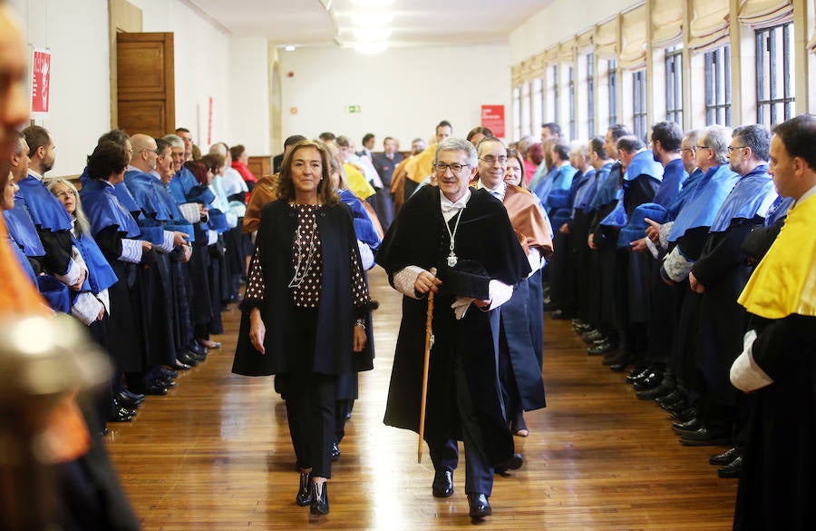 El acto, presidido por el rector, ha contado con la participación de la secretaria de Estado de Investigación, Desarrollo e Innovación, Carmen Vela