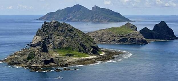 El archipiélago de Revillagigedo, arriba. Abajo, Juan Vicente de Güemes, hijo del primer conde de Revillagigedo y virrey de Nueva España (México) de 1789 a 1794.