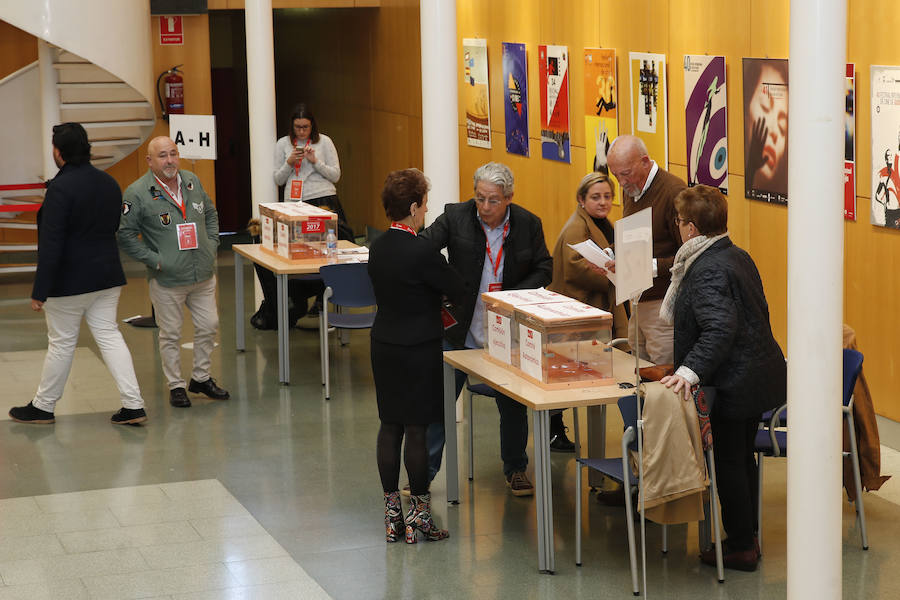 El PSOE de Gijón vota a su nuevo secretario general