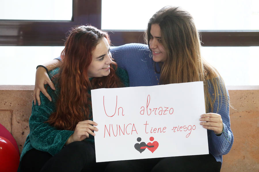 Mannequin challenge en la Factultad de Medicina por la lucha contra el sida