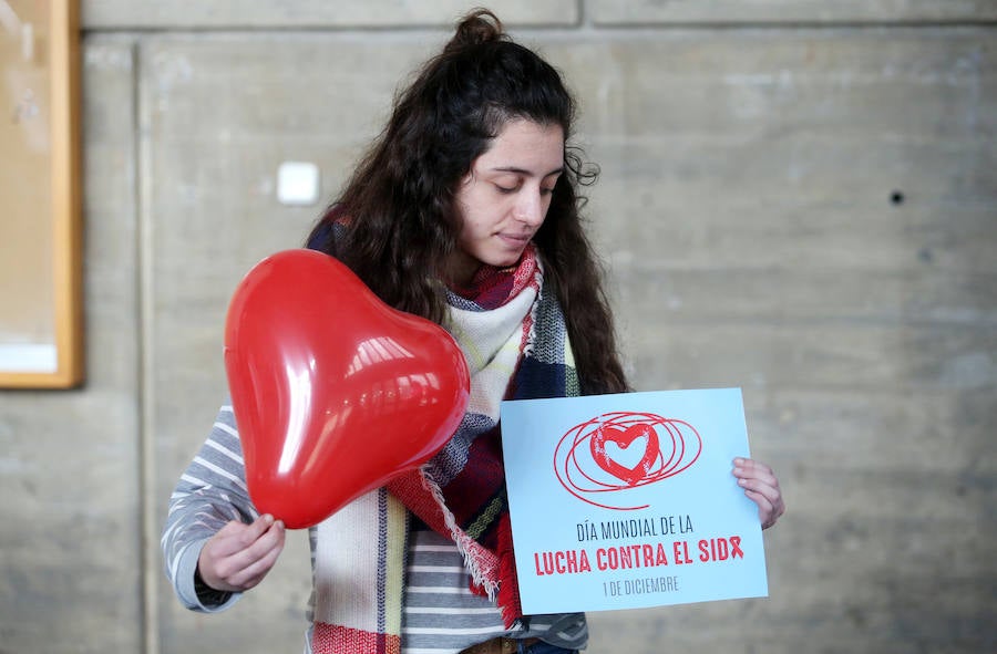 Mannequin challenge en la Factultad de Medicina por la lucha contra el sida