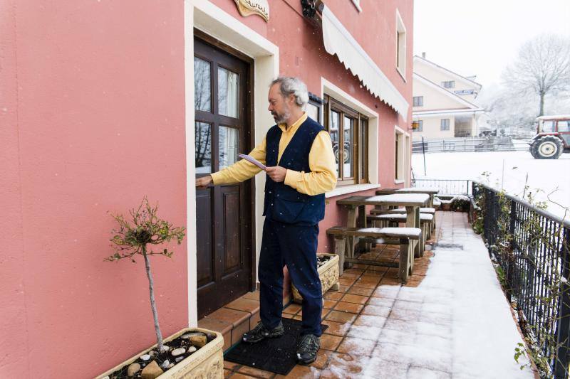 La nieve complica el tráfico en los puertos asturianos