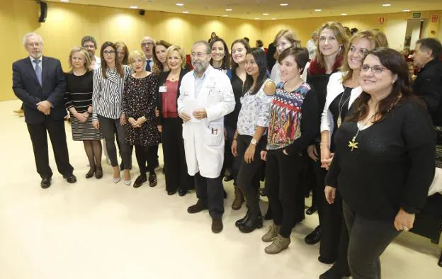 Los galardonados con los XIII Premios de Calidad del Hospital de Cabueñes. 