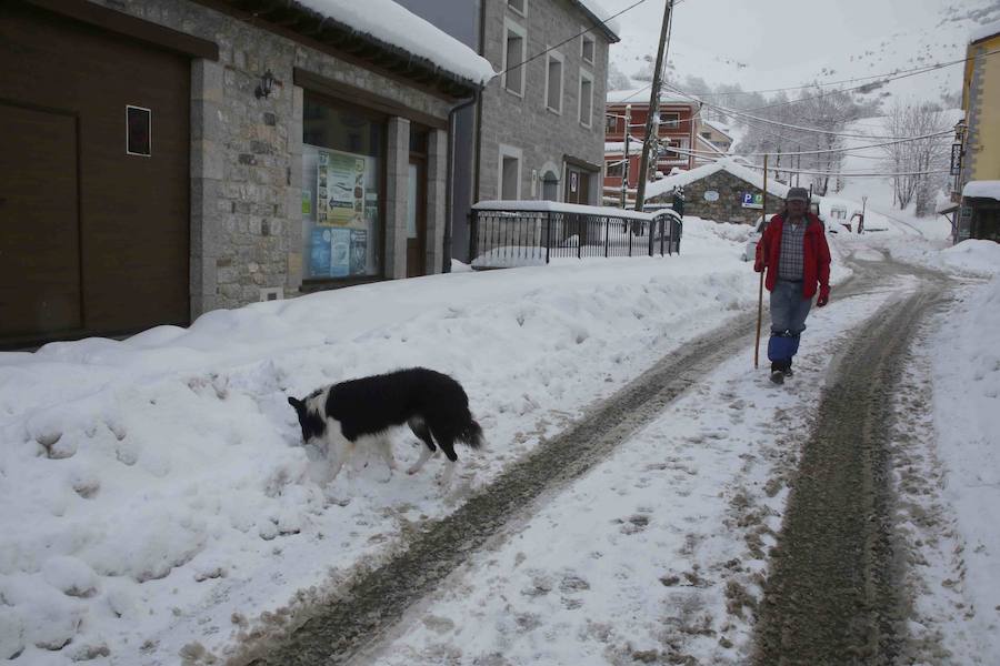 El Principado, cubierto por la nieve