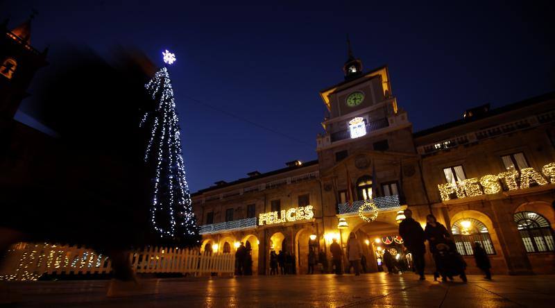 Oviedo ilumina su Navidad