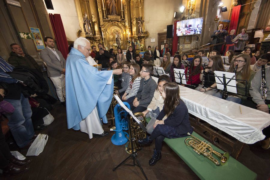 Concierto del coro Mensajeros de la Paz, en la Iglesia de San Antón