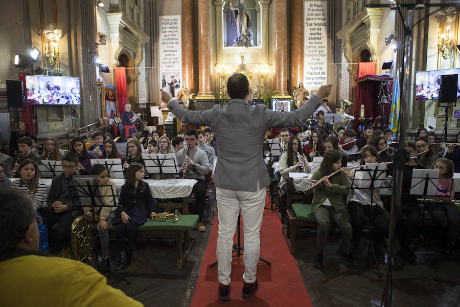Concierto del coro Mensajeros de la Paz, en la Iglesia de San Antón