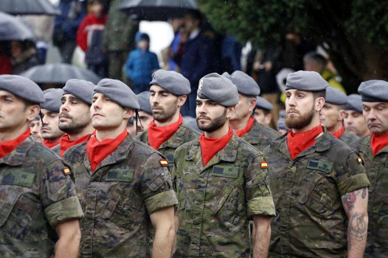 El acuartelamiento de Cabo Noval celebra una parada militar con motivo de la Festividad de la Inmaculada, acto que estará presidido por el general de división Francisco Rosaleny. 