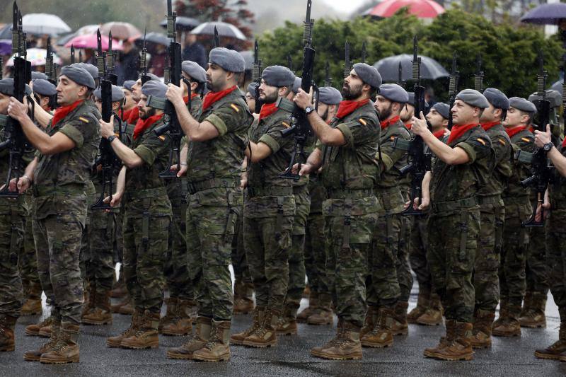 El acuartelamiento de Cabo Noval celebra una parada militar con motivo de la Festividad de la Inmaculada, acto que estará presidido por el general de división Francisco Rosaleny. 