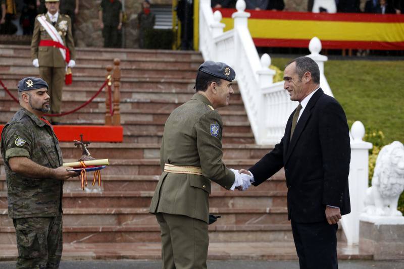 El acuartelamiento de Cabo Noval celebra una parada militar con motivo de la Festividad de la Inmaculada, acto que estará presidido por el general de división Francisco Rosaleny. 