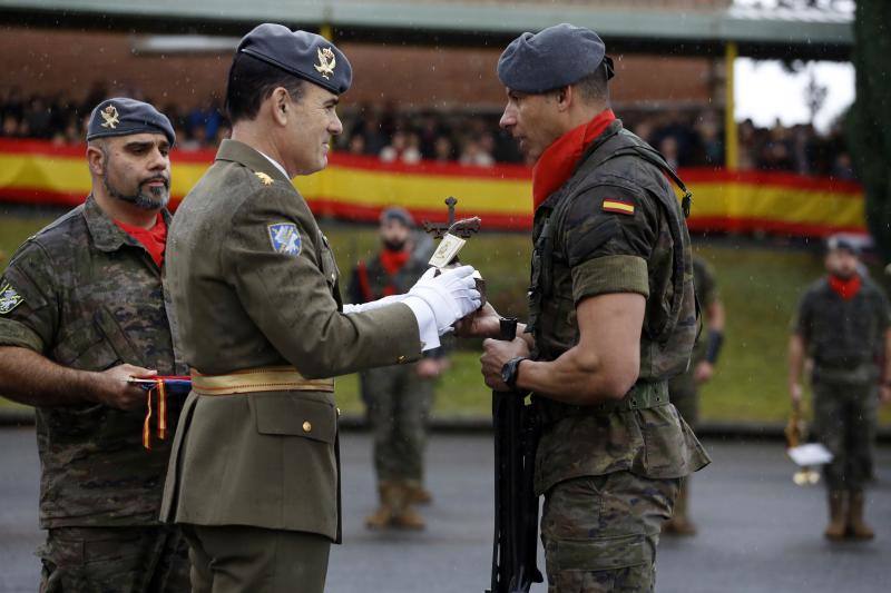 El acuartelamiento de Cabo Noval celebra una parada militar con motivo de la Festividad de la Inmaculada, acto que estará presidido por el general de división Francisco Rosaleny. 