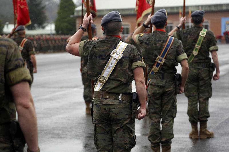 El acuartelamiento de Cabo Noval celebra una parada militar con motivo de la Festividad de la Inmaculada, acto que estará presidido por el general de división Francisco Rosaleny. 
