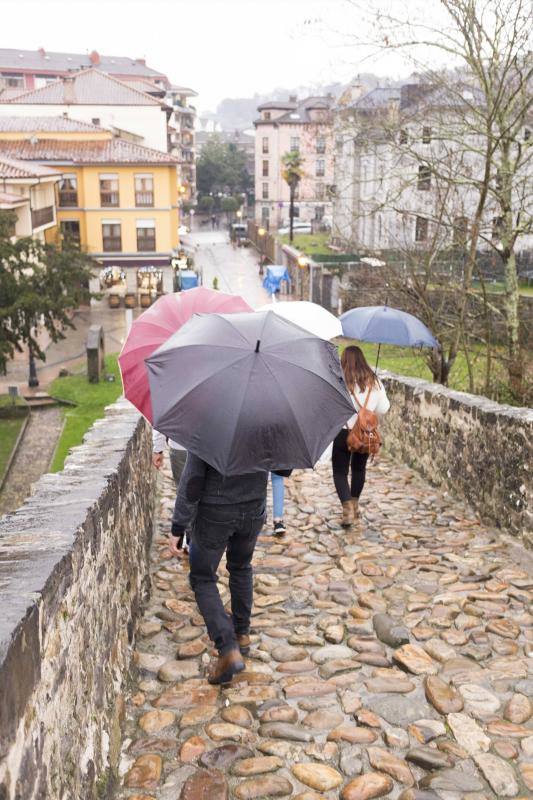 Las fuertes lluvias, primer efecto de la borrasca &#039;Ana&#039; en Asturias