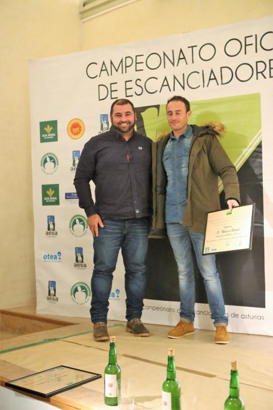 Los mejores escanciadores de Asturias reciben su premio