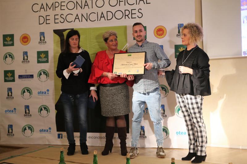 Los mejores escanciadores de Asturias reciben su premio