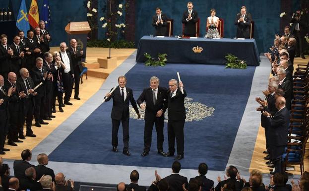 Entrega del Premio de la Concordia de este año.