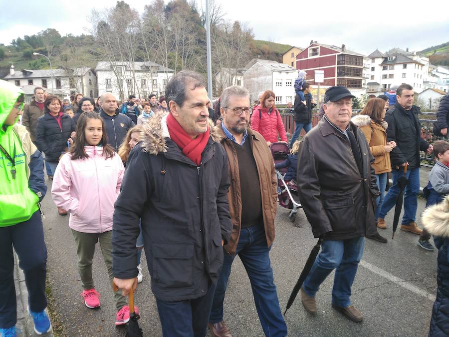 Protesta del colegio San Miguel de Trevías