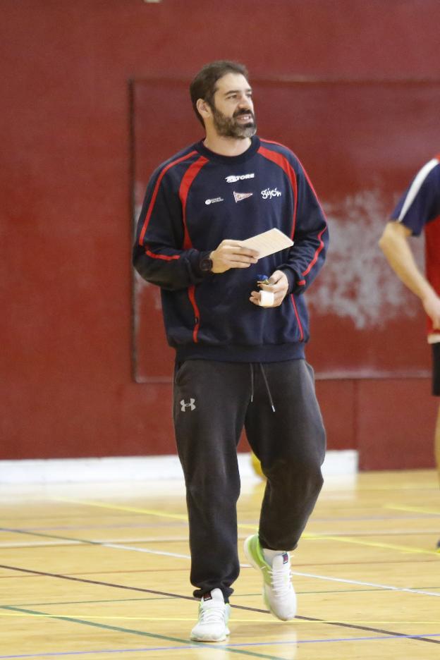 Víctor Álvarez, durante un entrenamiento en el Braulio García. 