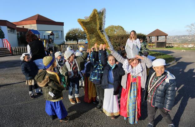 Visita de los Reyes magos a la escuela San Eutiquio